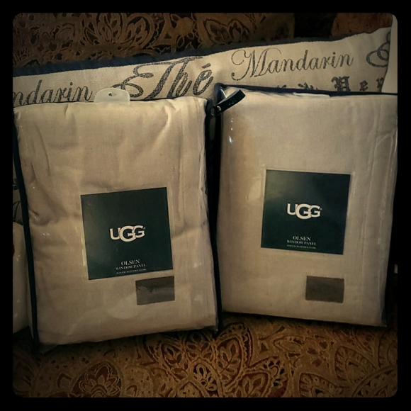 UGG Other - UGG Olsen window panels in Oatmeal